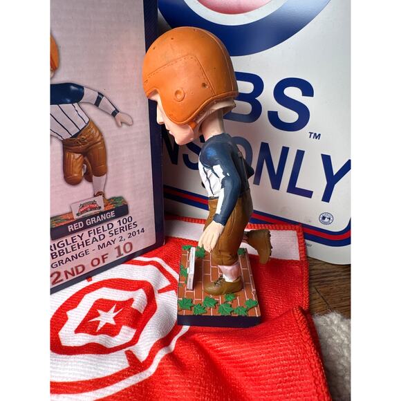 Red Grange 2014 Wrigley Field 100 Illinois 1920 Football Bobblehead Chicago Cubs - Picture 2 of 5